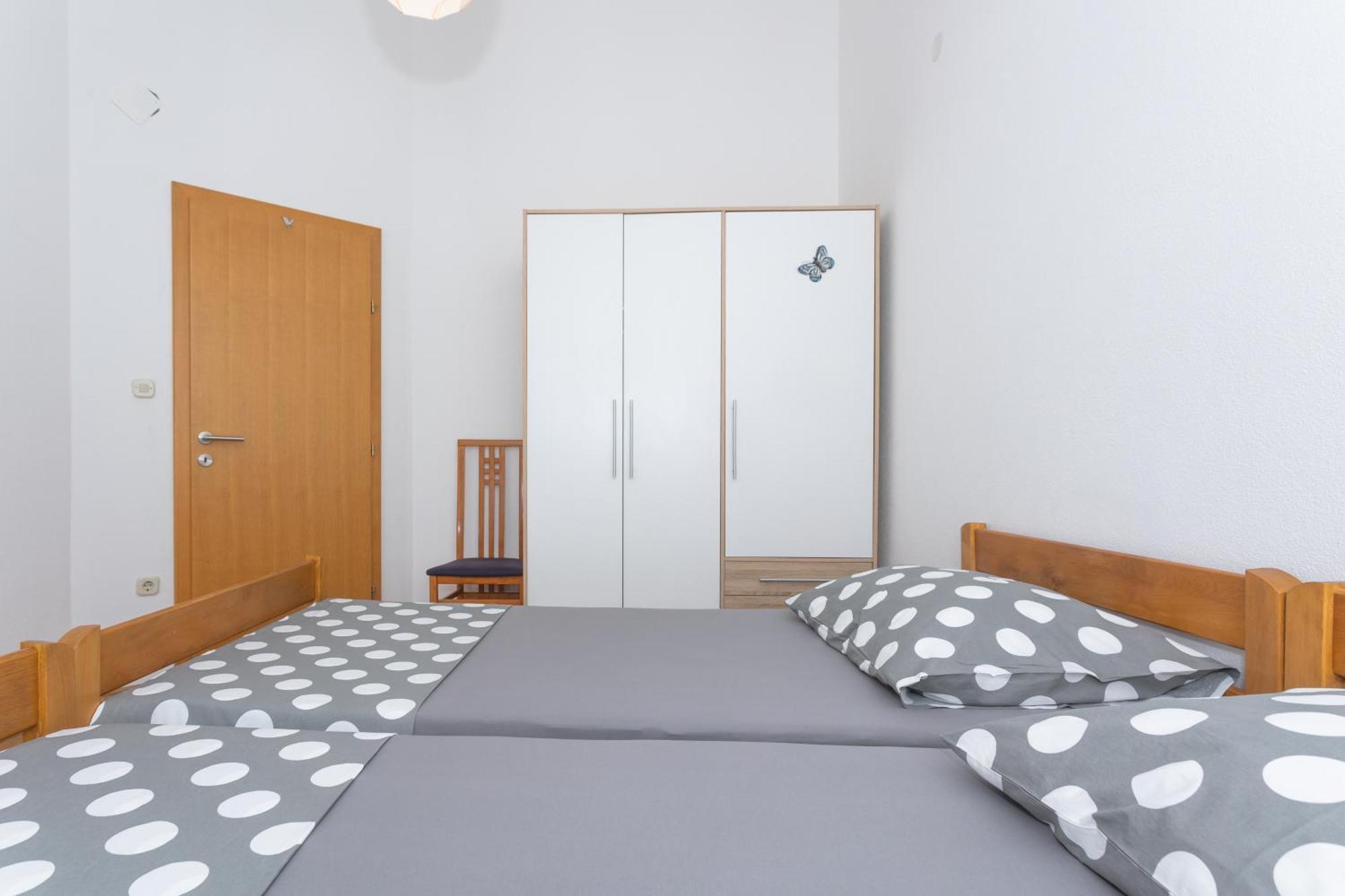 Apartments Klaudia Cista Velika 沃迪切 外观 照片