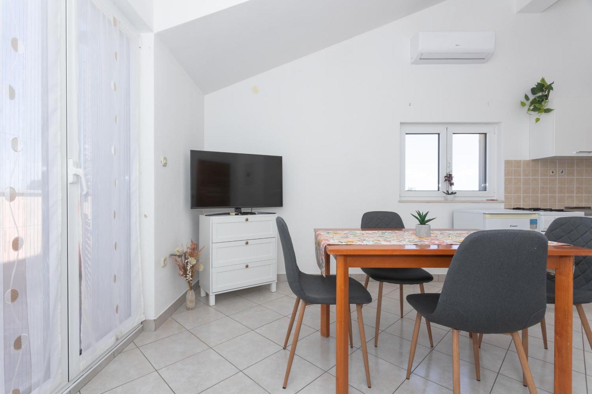 Apartments Klaudia Cista Velika 沃迪切 外观 照片