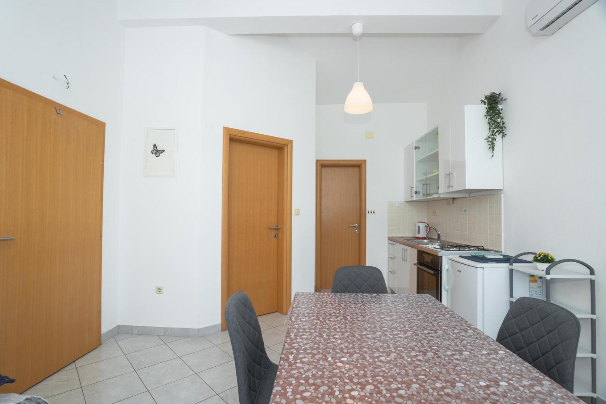 Apartments Klaudia Cista Velika 沃迪切 外观 照片