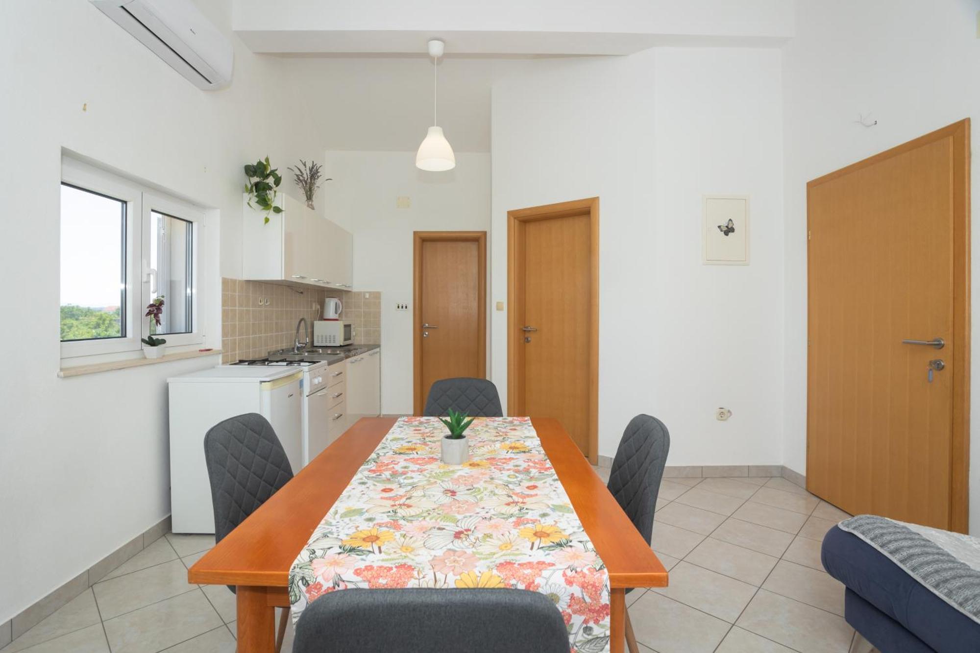 Apartments Klaudia Cista Velika 沃迪切 外观 照片